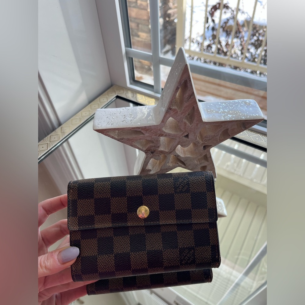 Authentic LOUIS VUITTON ALEXANDRA WALLET in damier ebene